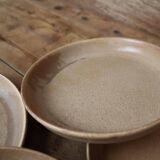 6 assiettes plates à rebords en grès