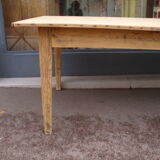 Farm table