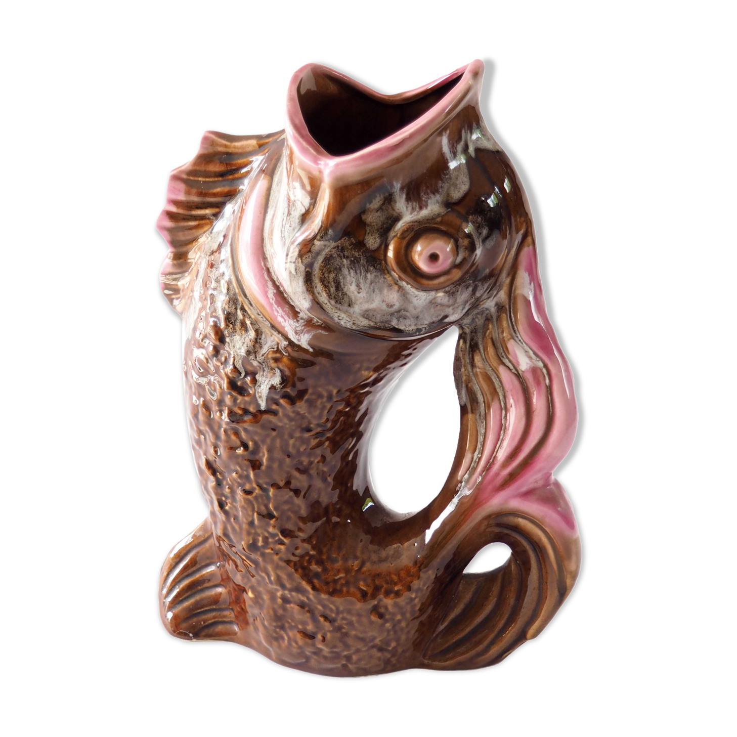 Fish vase pitcher slurry