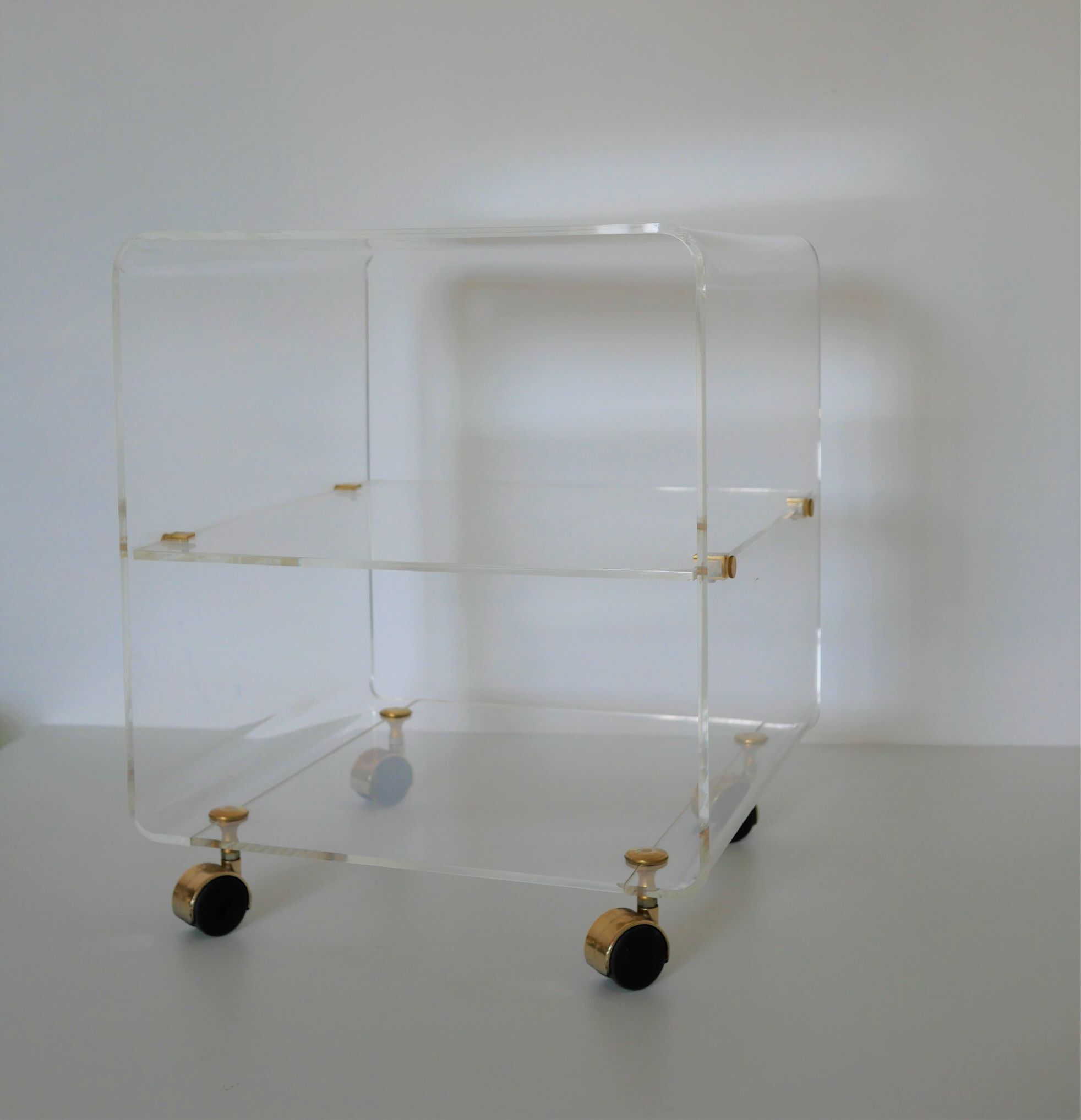 Table basse en plexiglas par M.Dumas pour Roche Bobois années 70