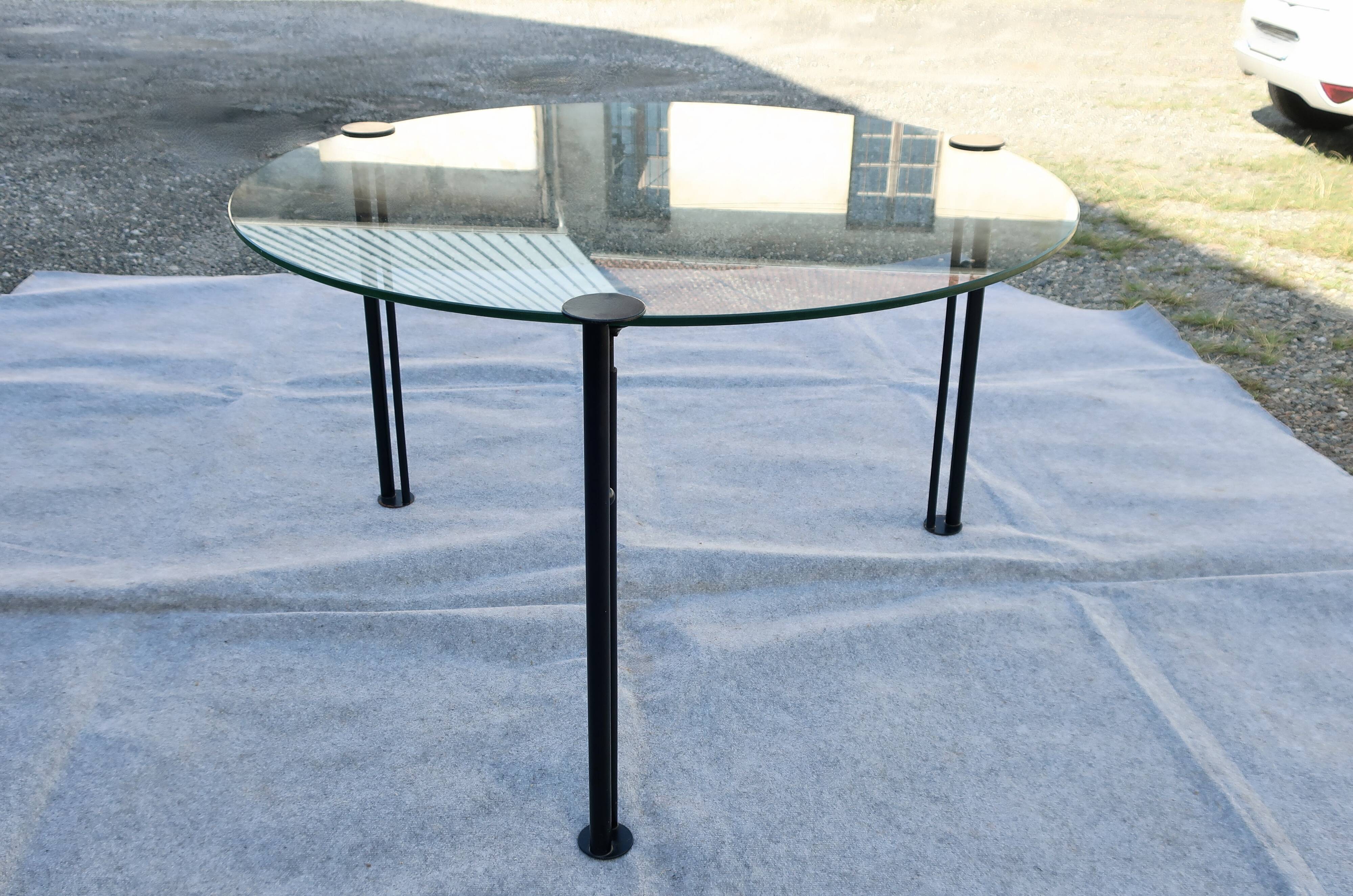 Round table "joe ship" design Philippe Starck circa 1982, 120 cm
