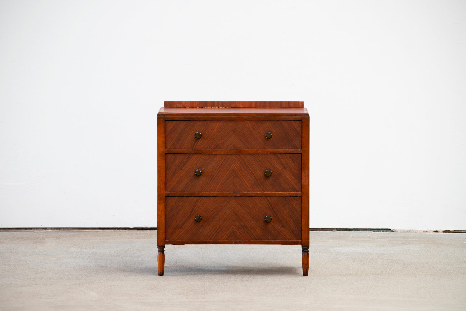 Vintage 1930s chest of drawers