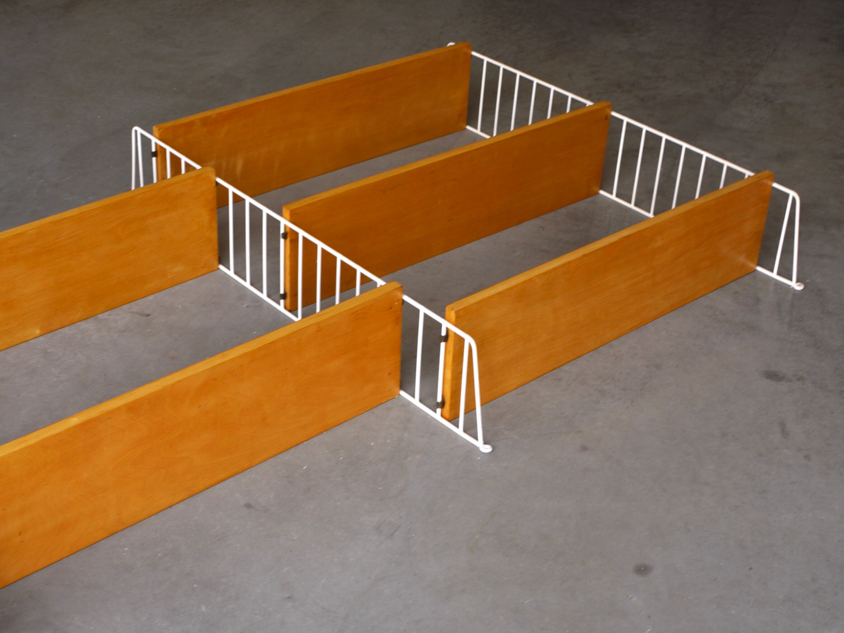 Vintage wall shelving unit by Nisse Strinning for String AB. 1950s