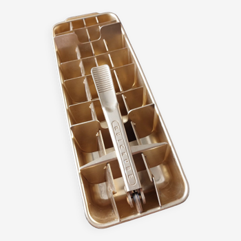 Frigidaire Quickcube ice cube tray