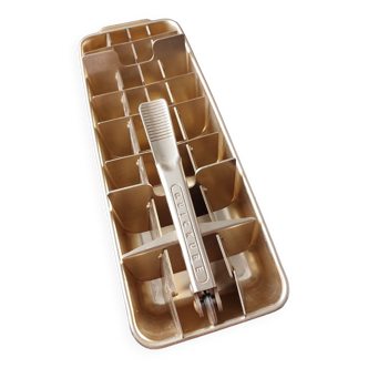 Frigidaire Quickcube ice cube tray