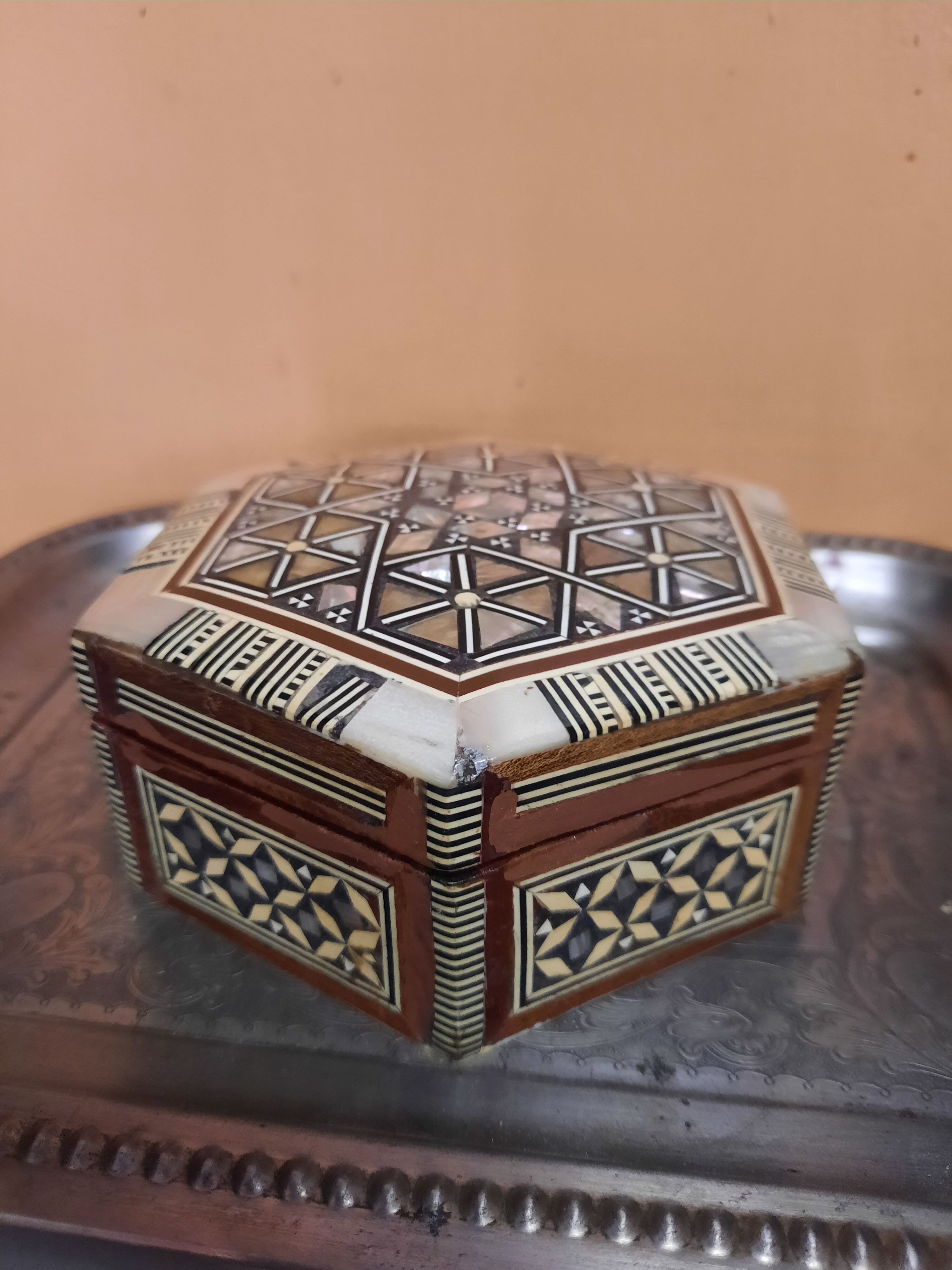 Boite a bijoux en marqueterie de nacre