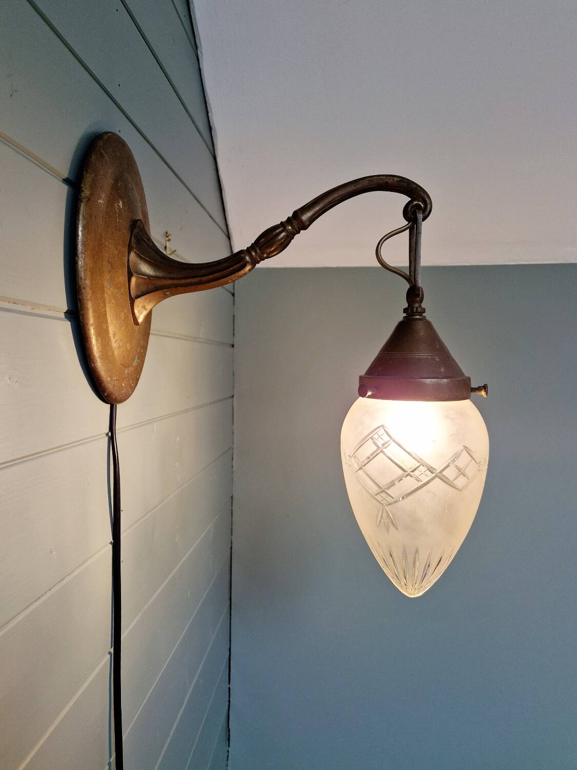 Art Deco bronze and satin crystal globe wall sconce, 1910-20