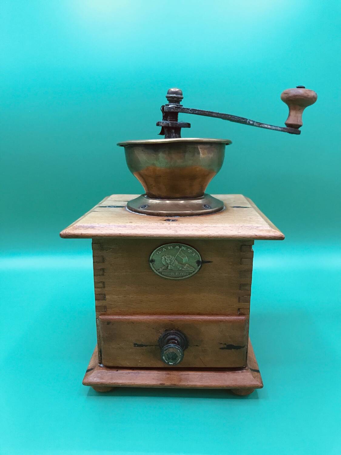 Coffee and pepper grinder