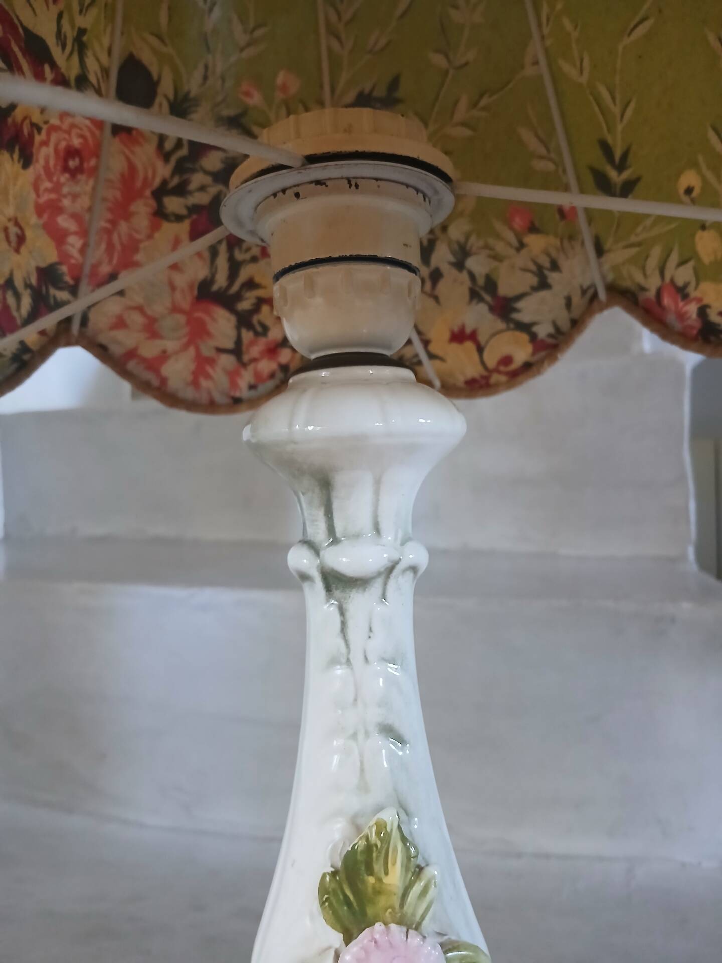Antique lamp in Italian ceramic