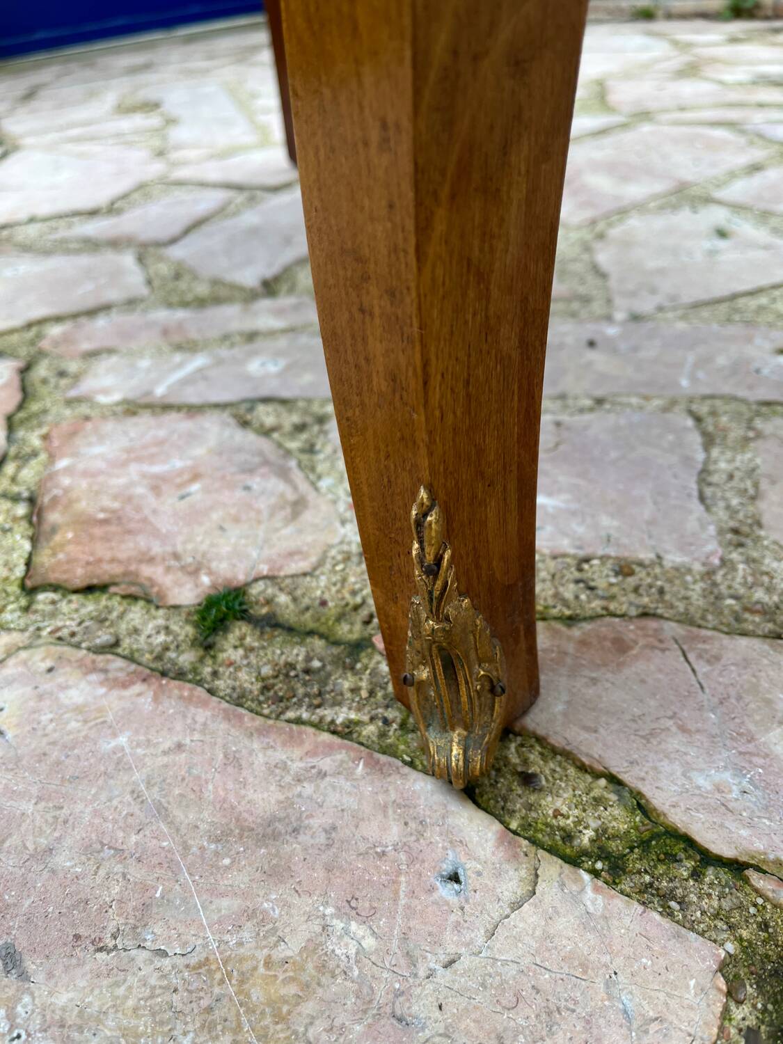 Small old chest of drawers