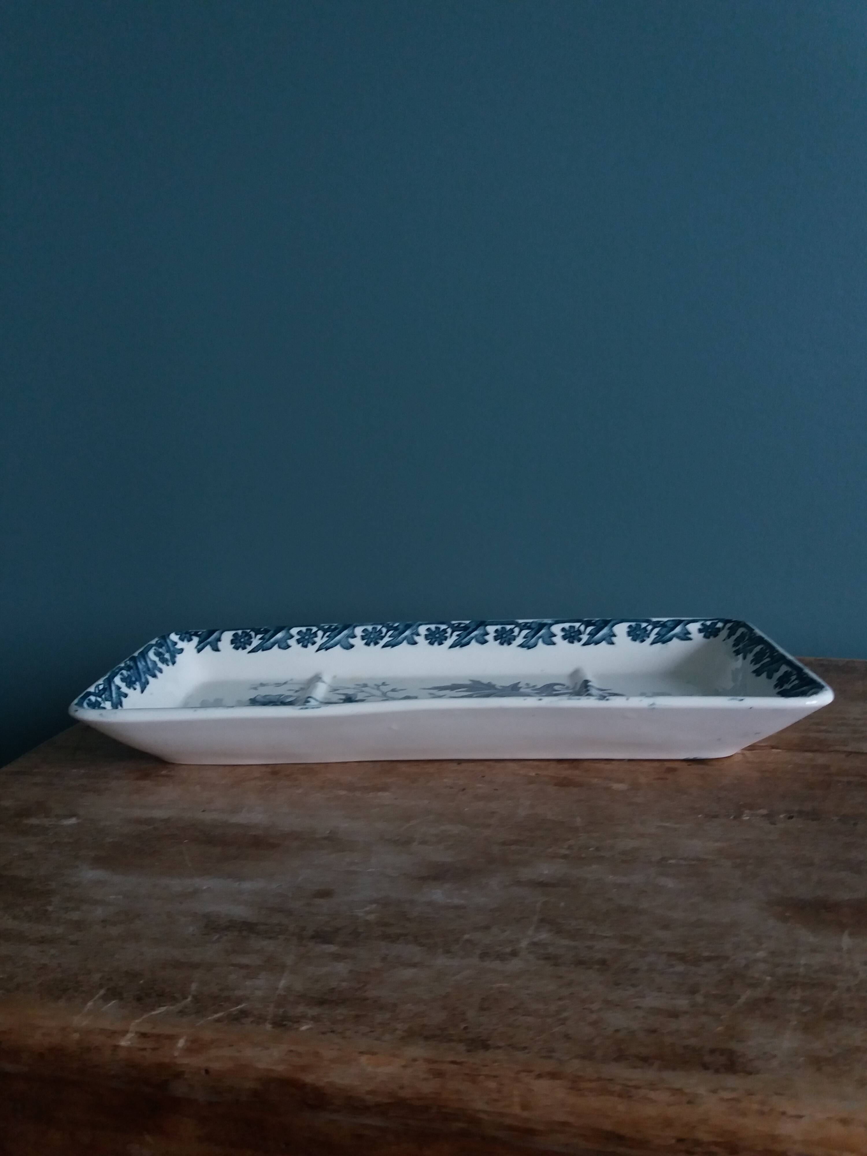 Saint Amand Terre de fer soap dish pocket with blue Anemone decor