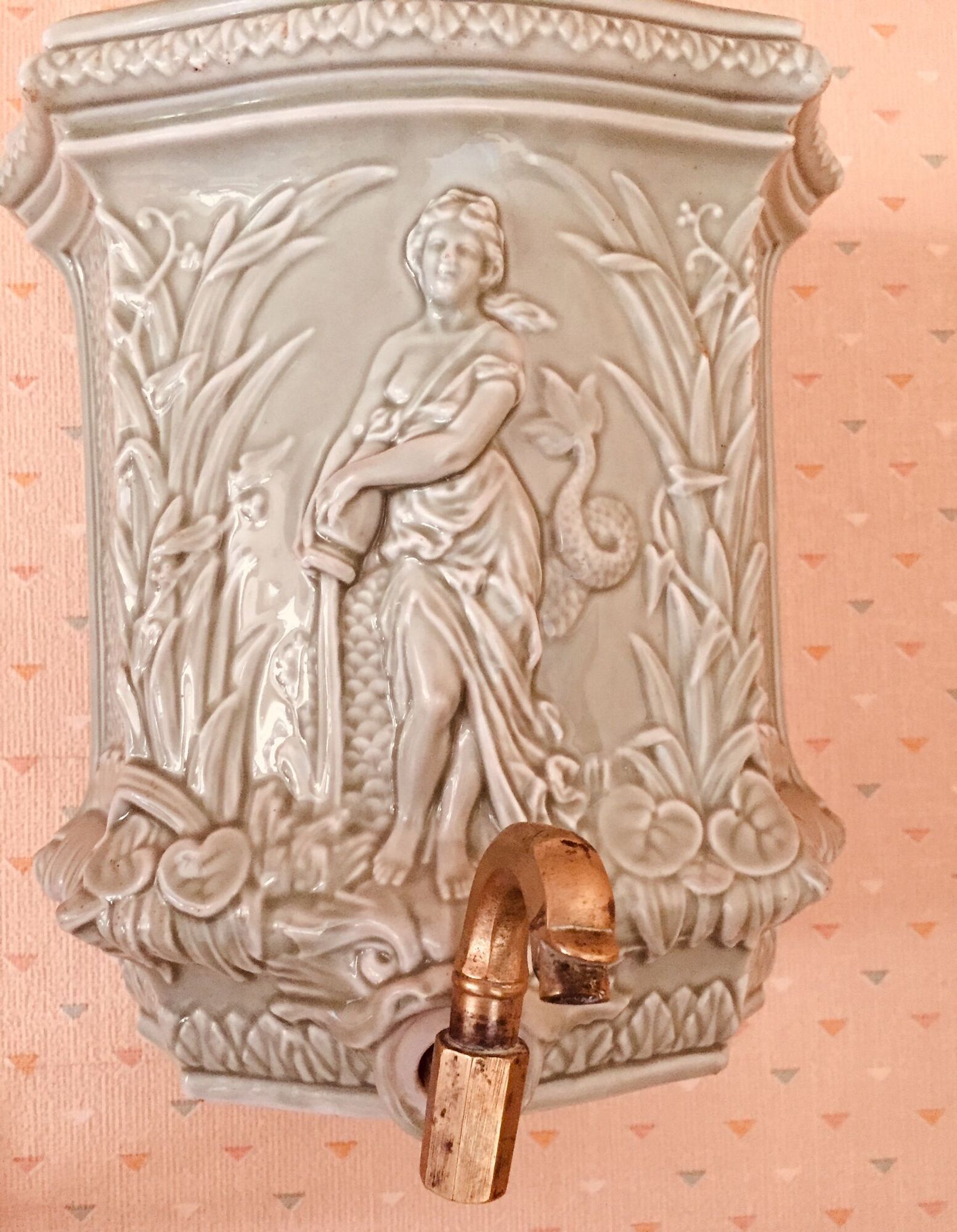 Water green ceramic fountain