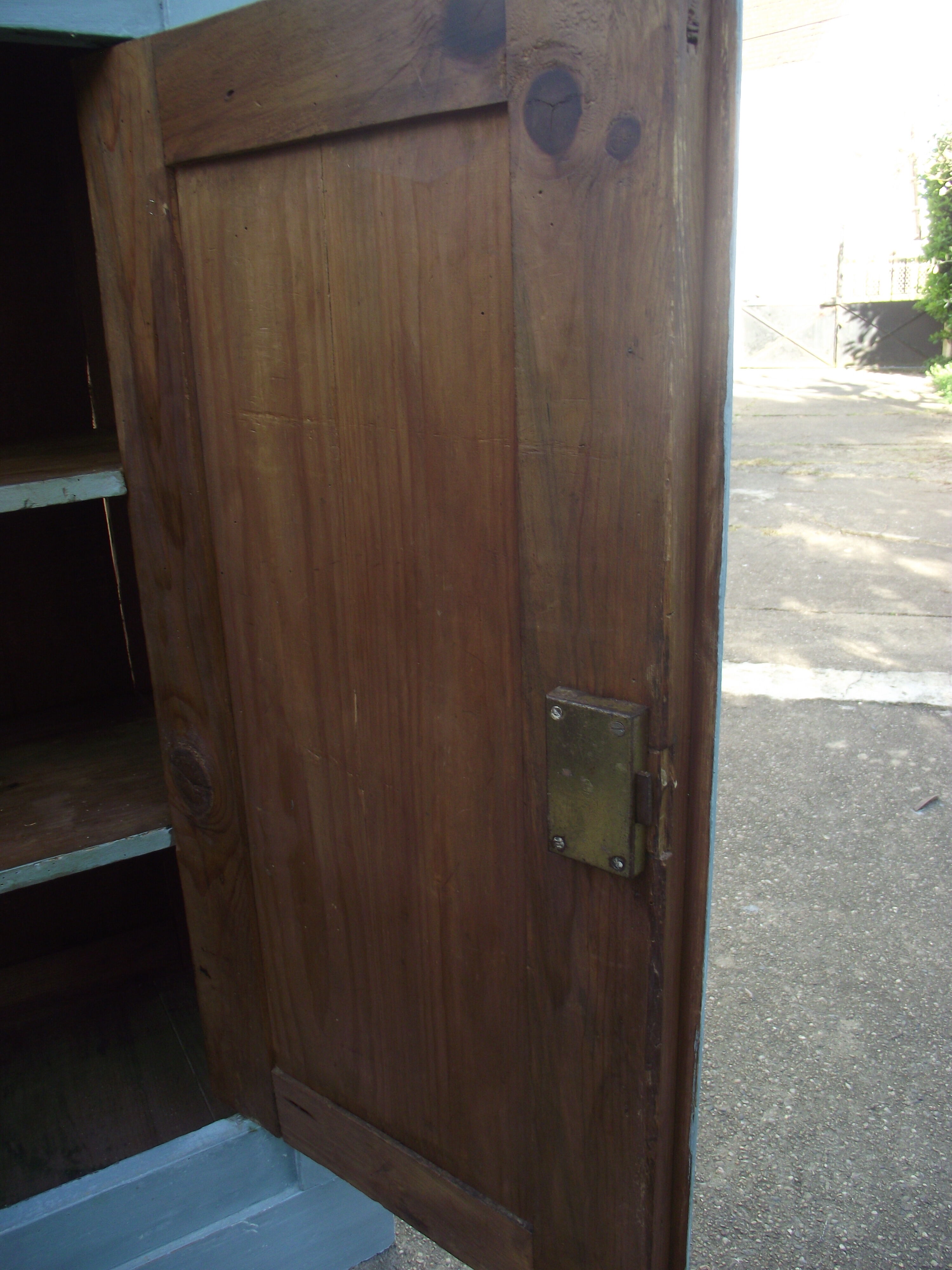 Blue-grey skated parisian buffet