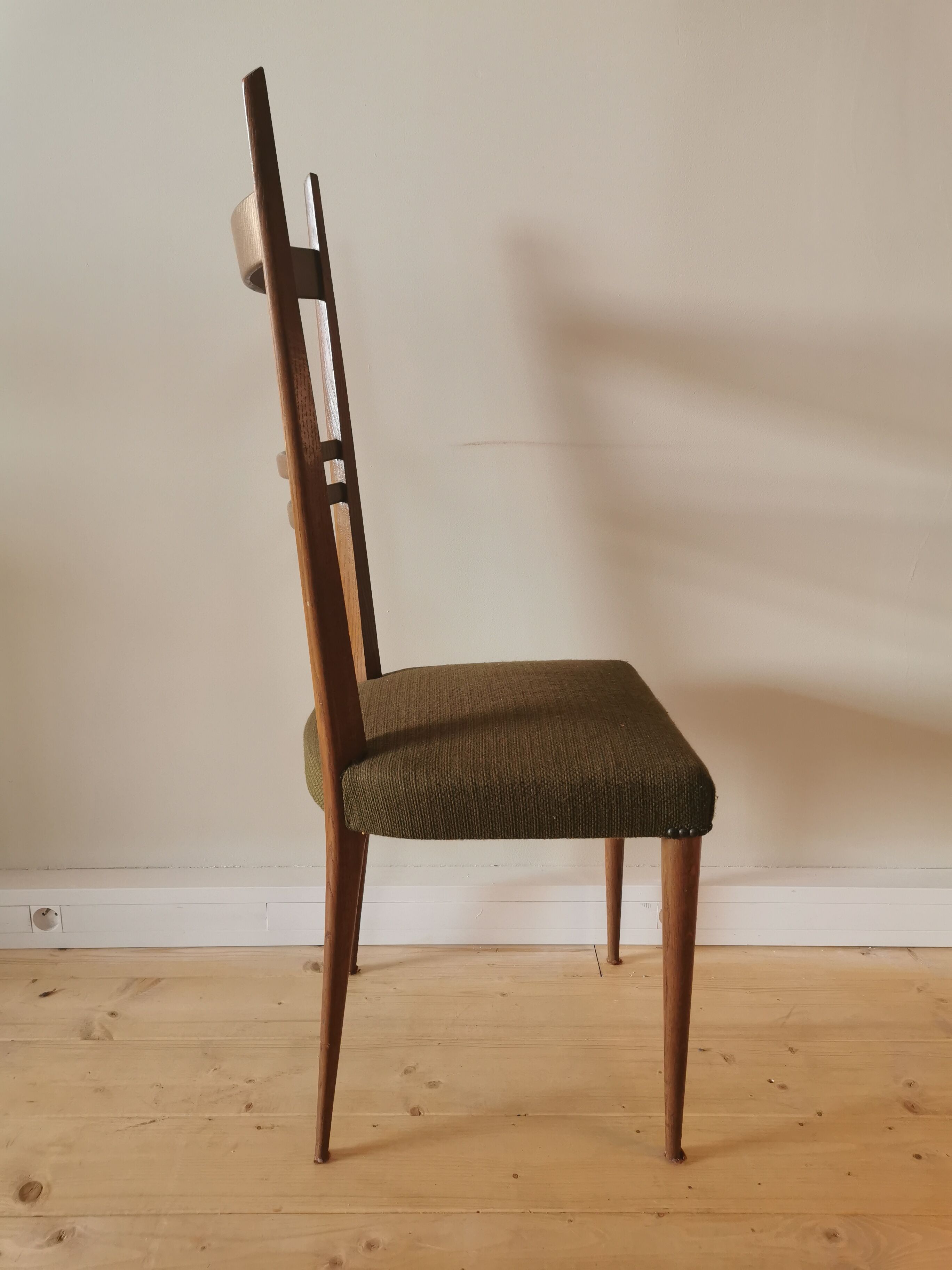 Lot of 6 Italian oak chairs from the 60s