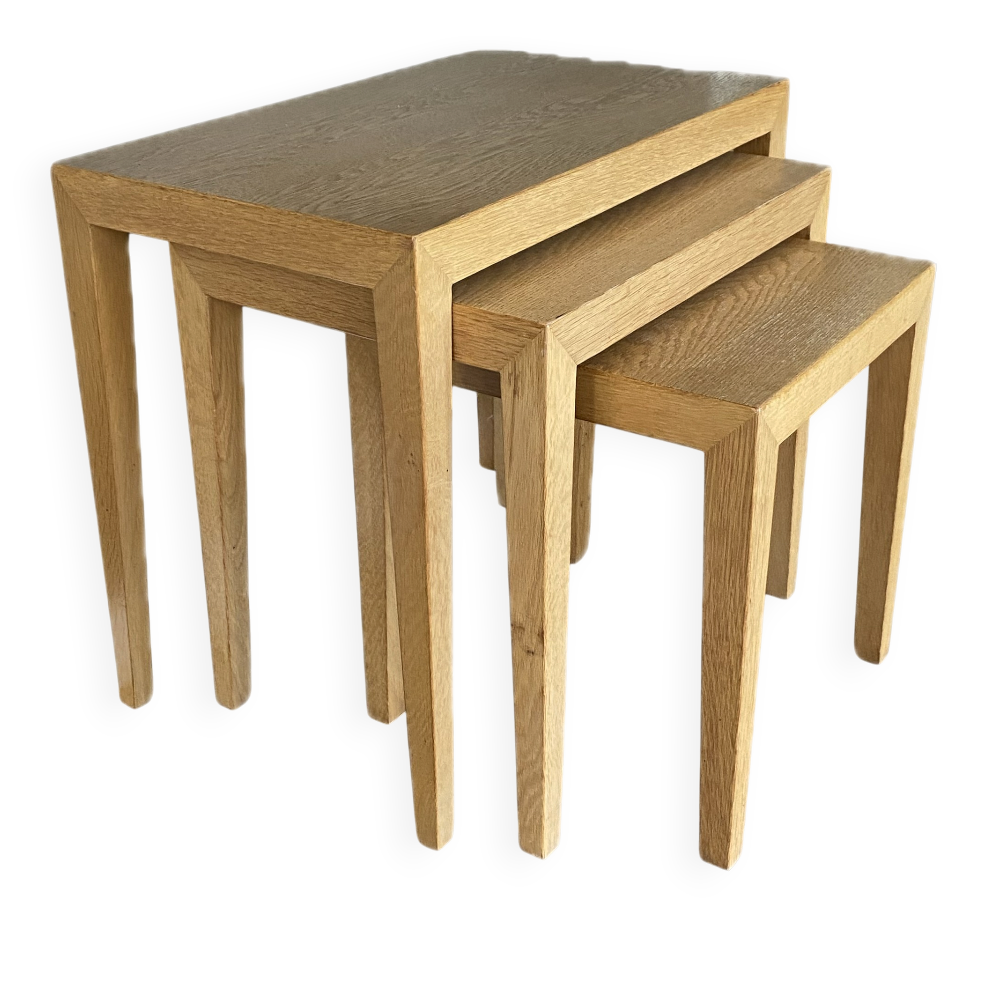 Nesting tables in oak by Severin Hansen
