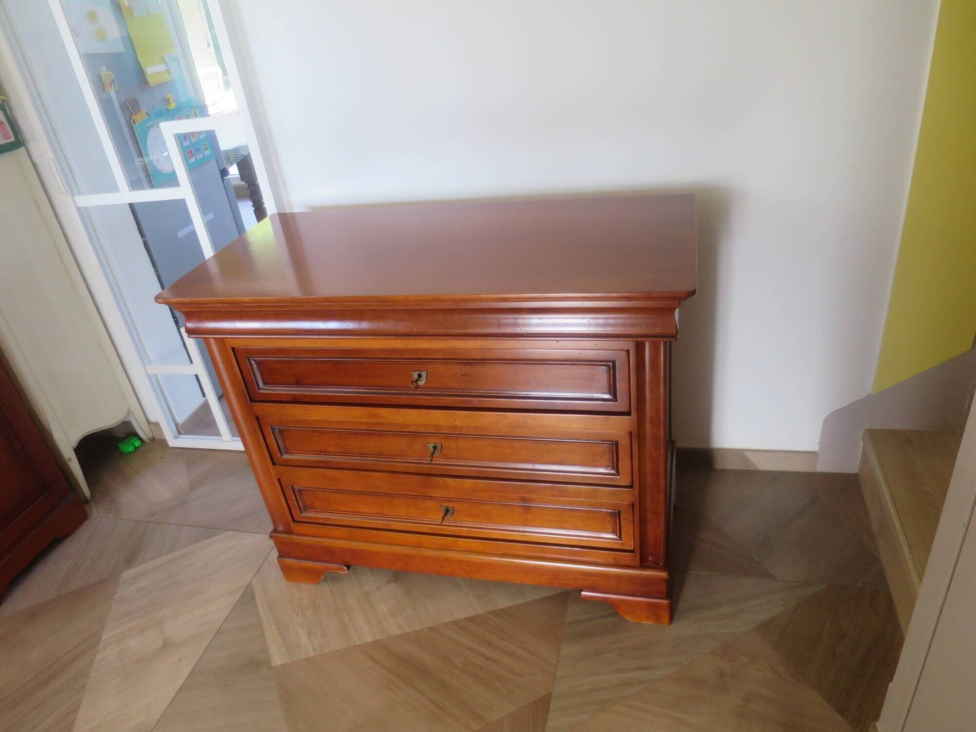 large curved chest of drawers - solid wood - cherry - 4 drawers - Louis Philippe