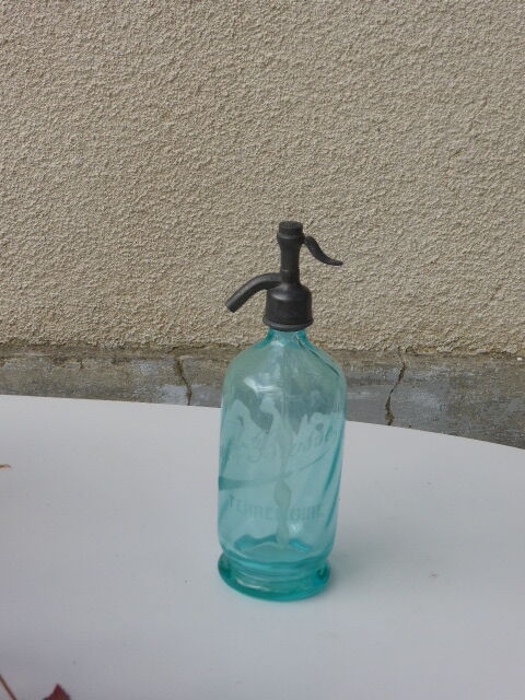 Turquoise blown and twisted glass siphon, Belle Epoque period, tin cap dated 1925, Boyer and Brush, Terre noire