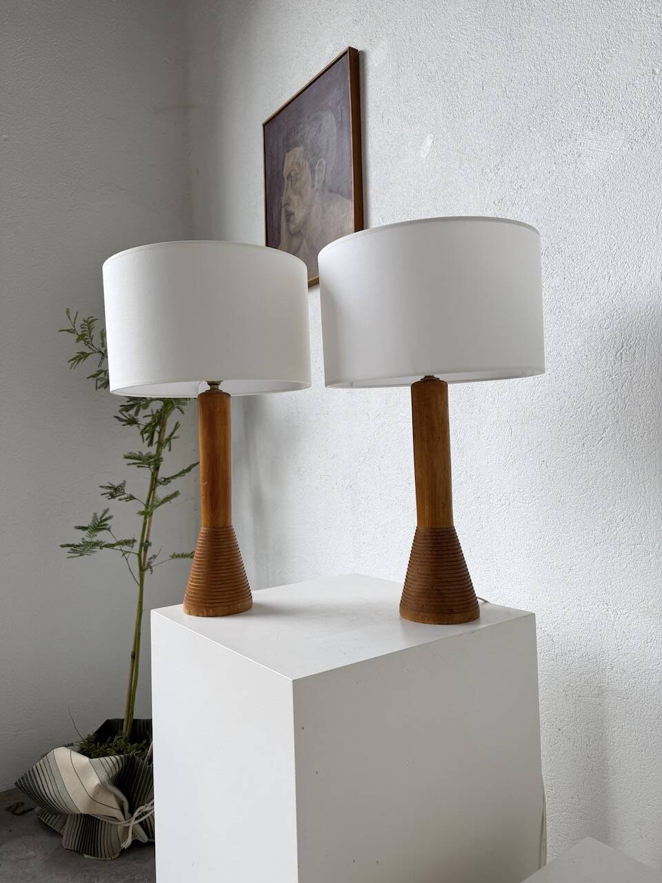 Paire de lampes de table bois chêne années 50