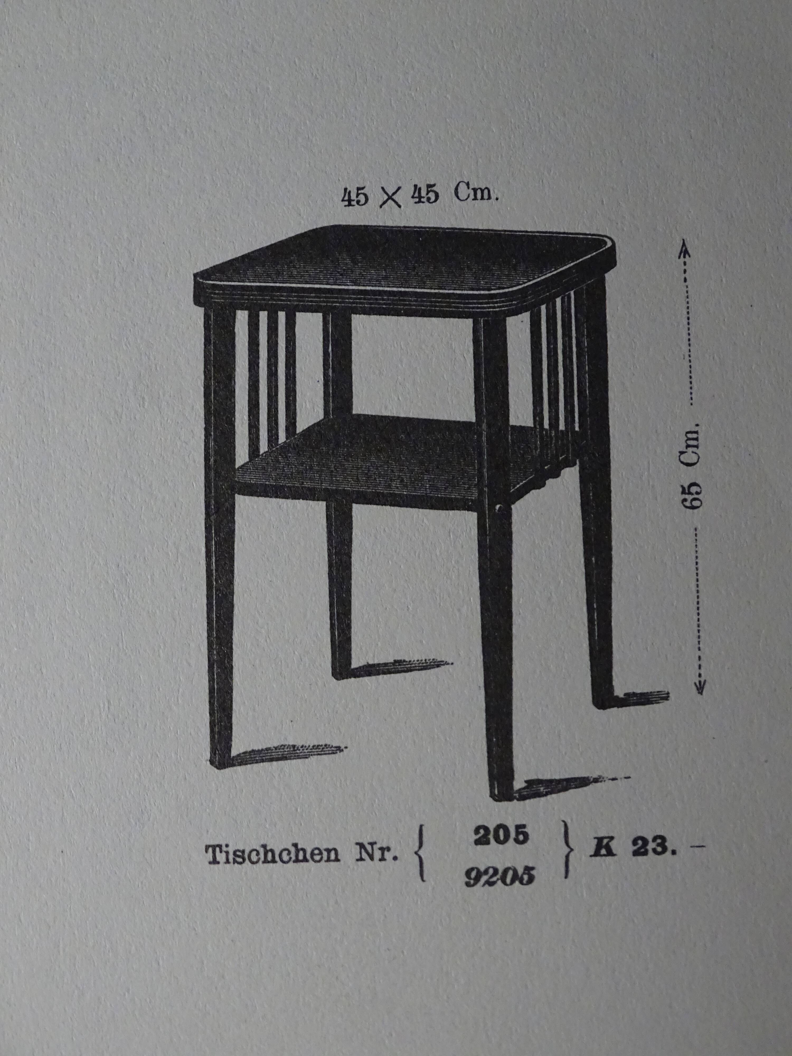 Thonet coffee table No. 9205 circa 1910 Vienna Secession