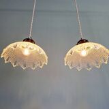 Paire de suspensions Art déco en verre transparent festonné, années 1920-30