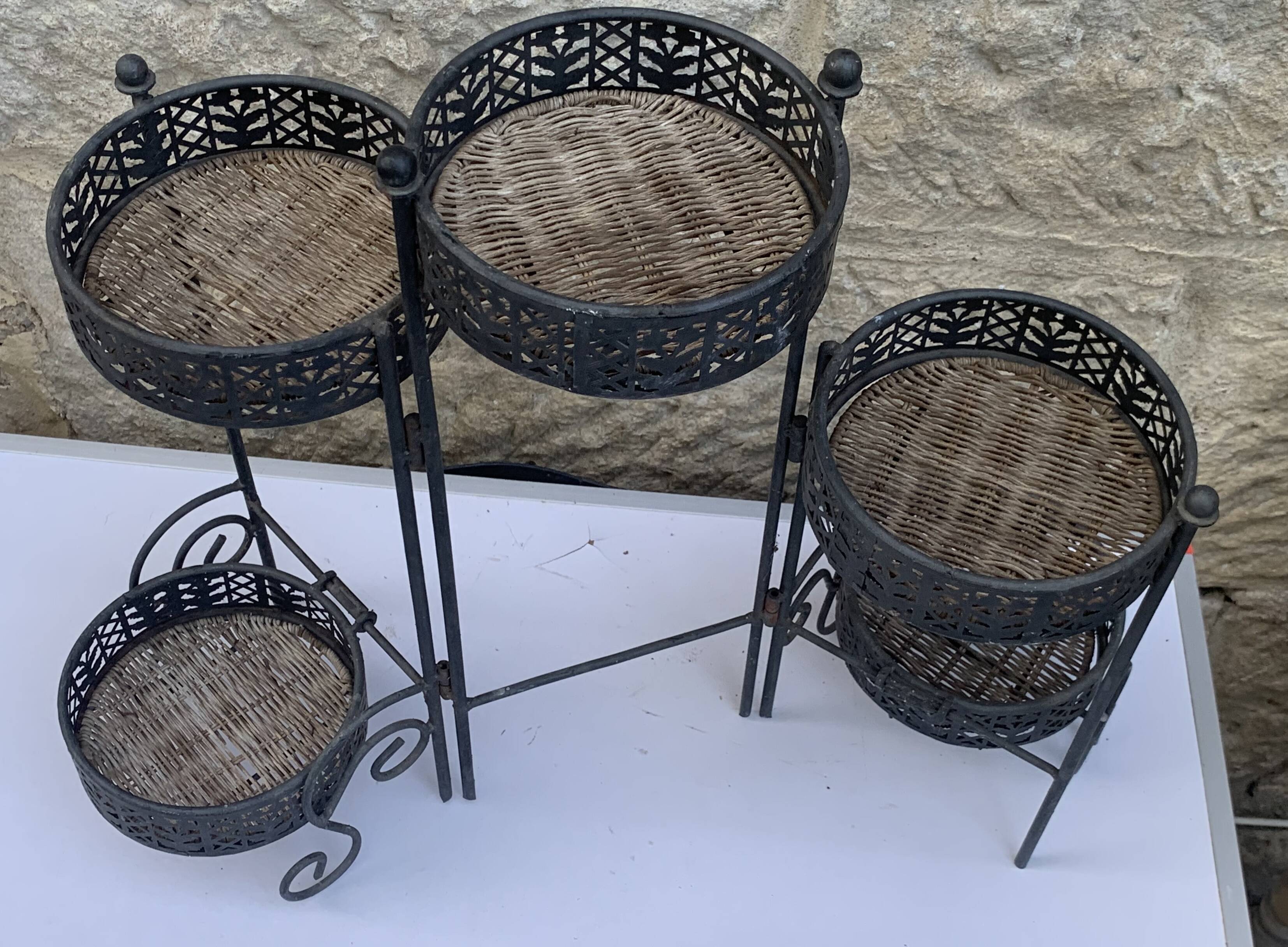 Modular seventies plant holder