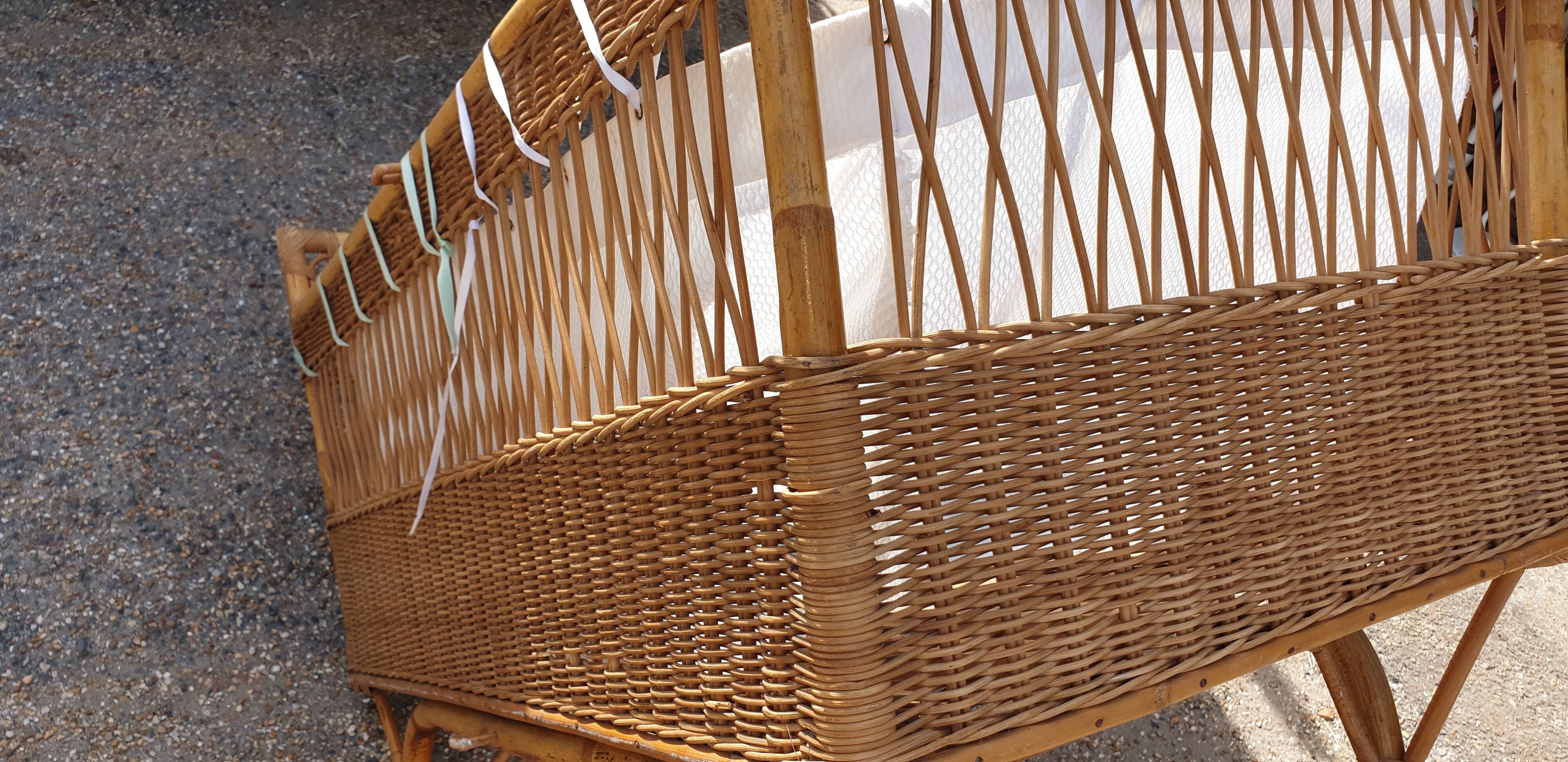 Rattan children's basket bed