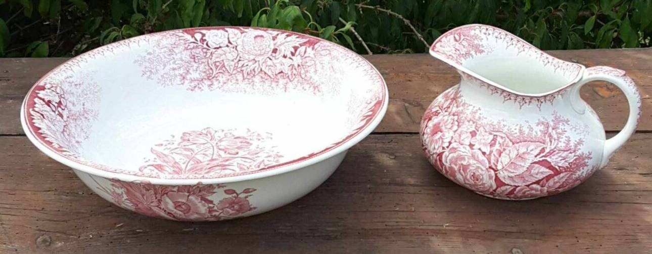 Old toilet set in Pexonne Earthenware Model Flowers FF Vintage