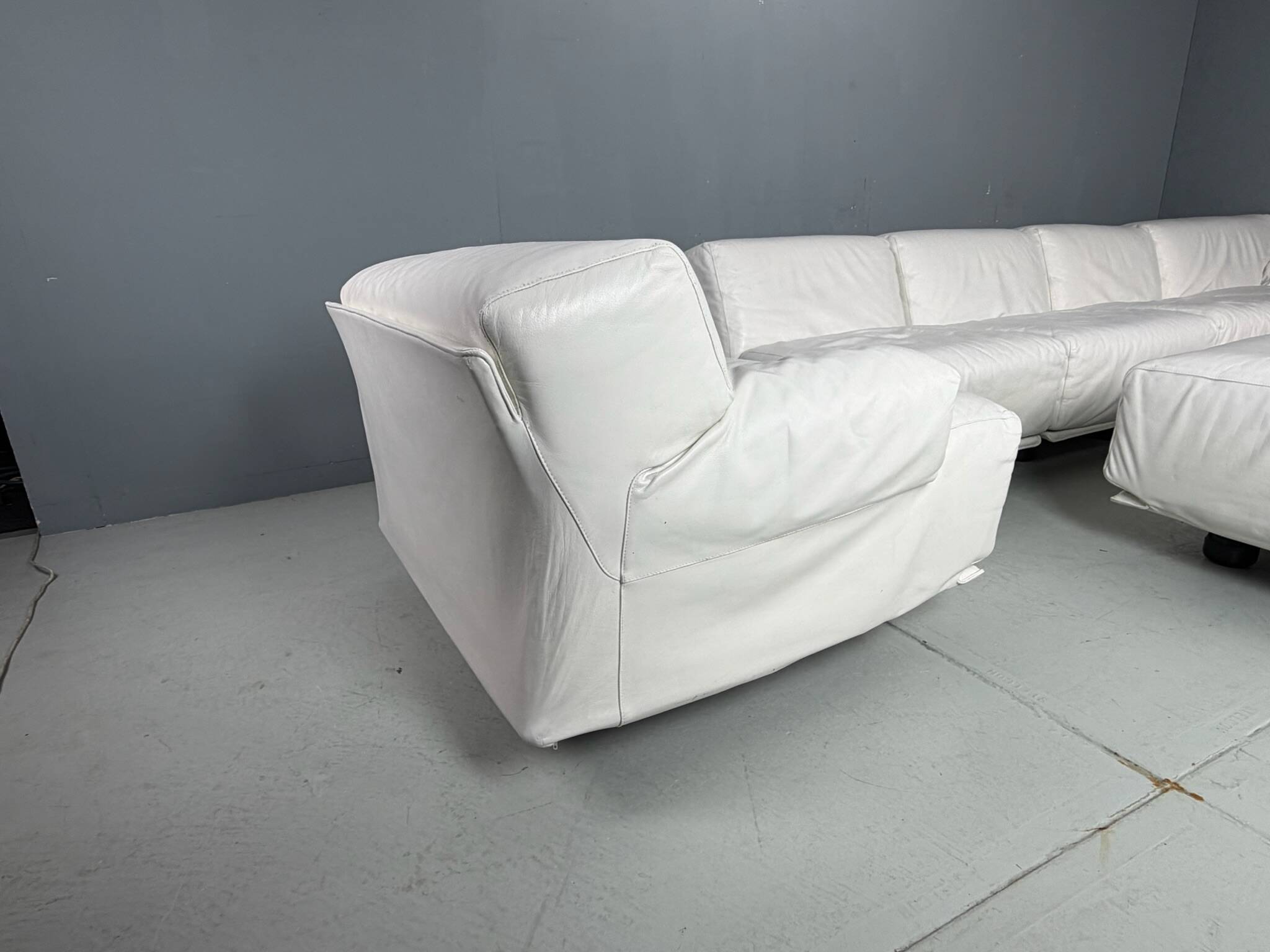 Leather 5-seater sofa "Fiandra" by Vico Magistretti for Cassina, 1970, Italy