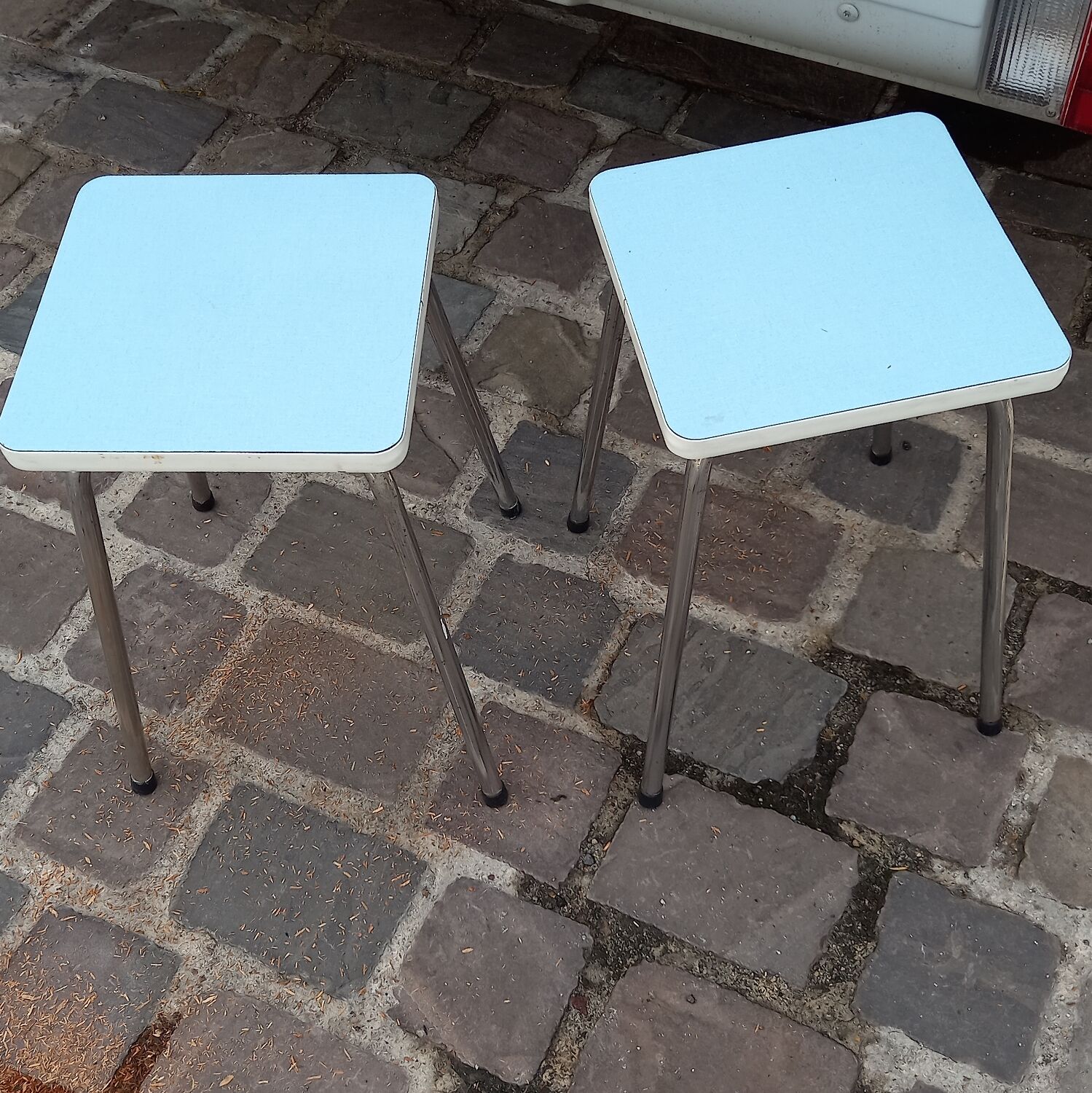 Two chairs Two Formica stools