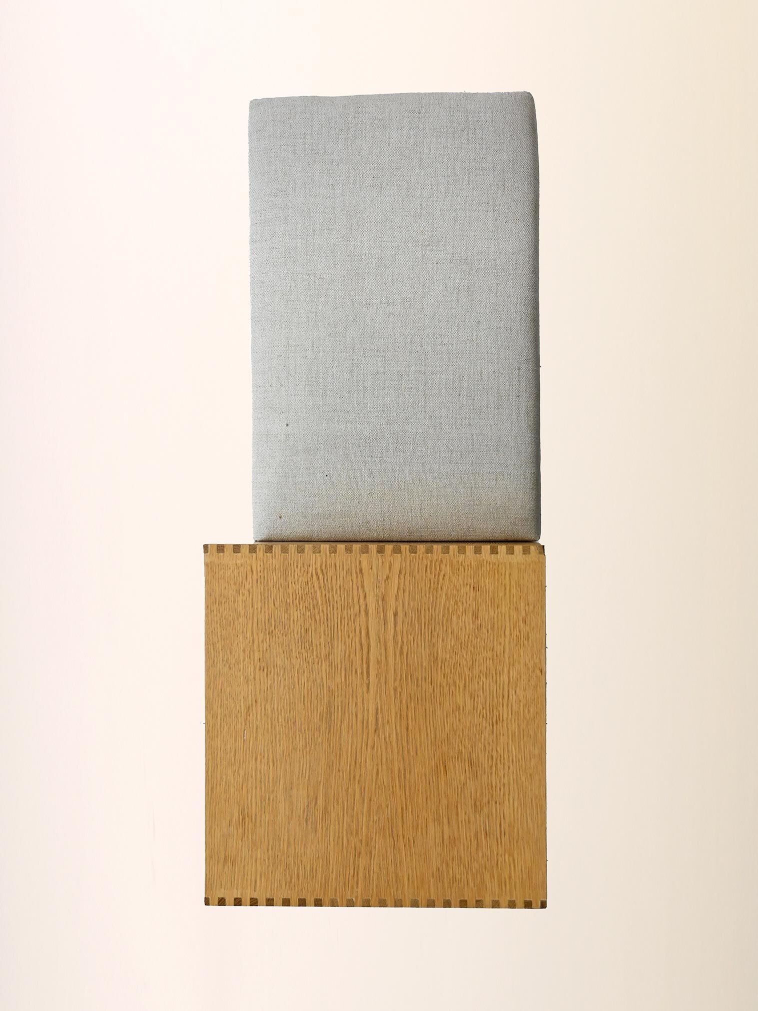 Oak 'gossip chair' bench