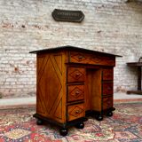Moneychanger's desk in walnut and wooden net of Louis XIV period late seventeenth century