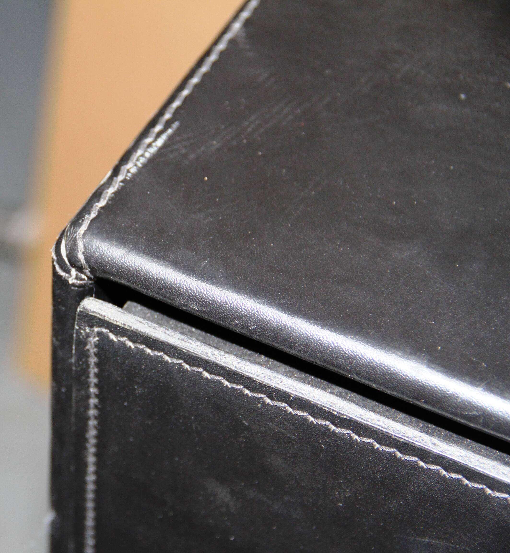 Enfilade design en cuir
