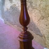 Lampe en bois fruitier