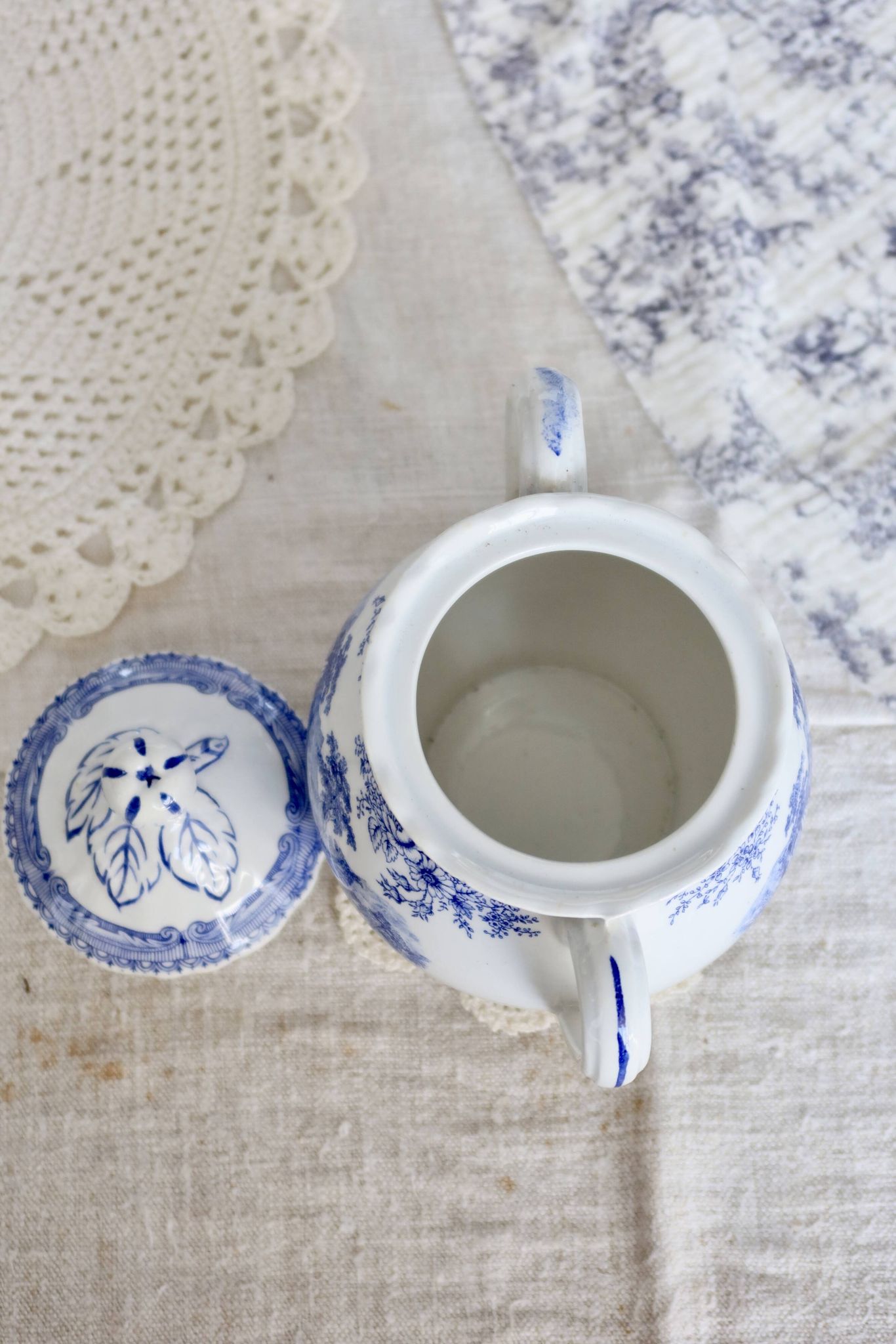 Antique Lunéville earthenware sugar bowl