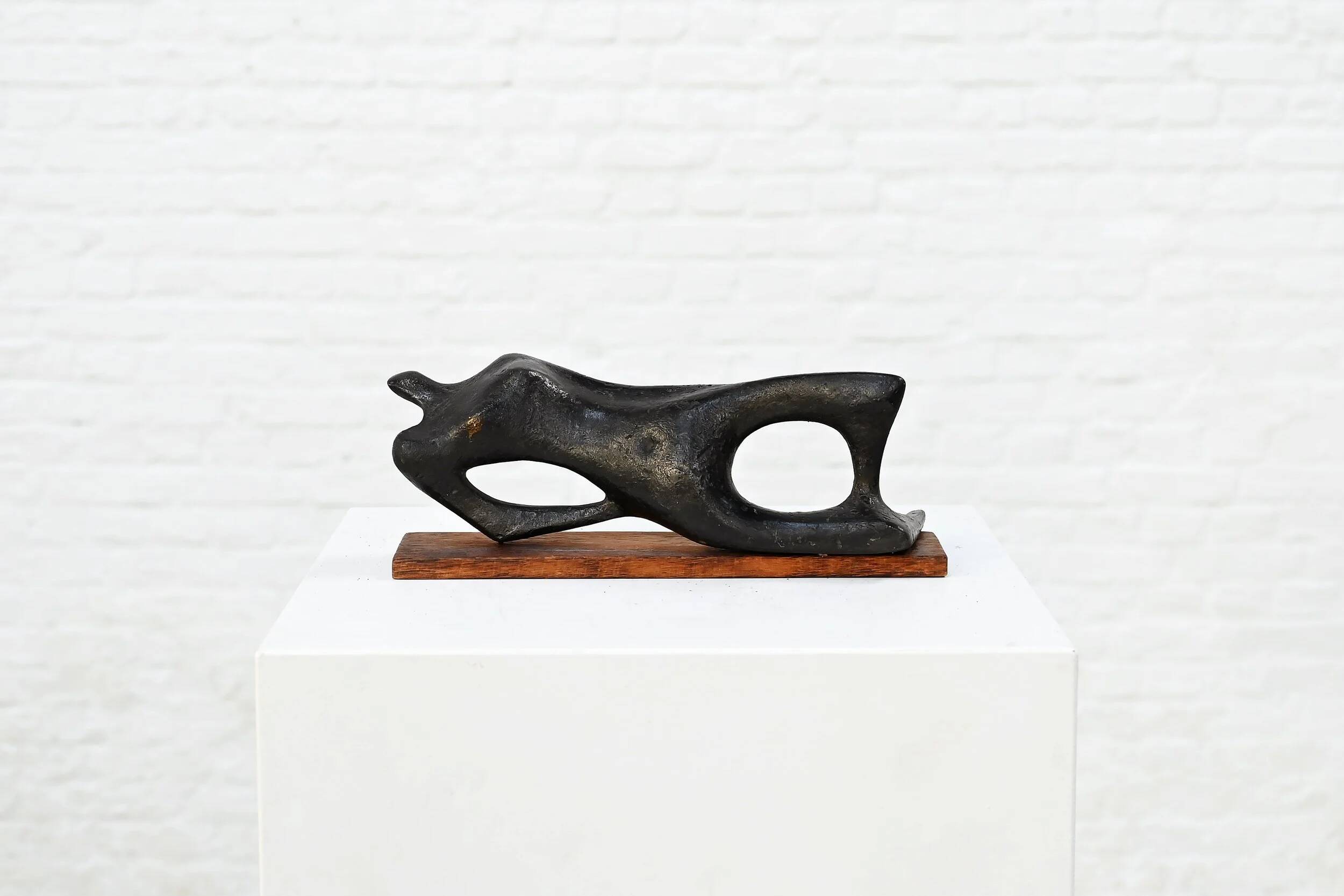 Marc de Bruyn (1924–2009) — Bronze abstract female sculpture
