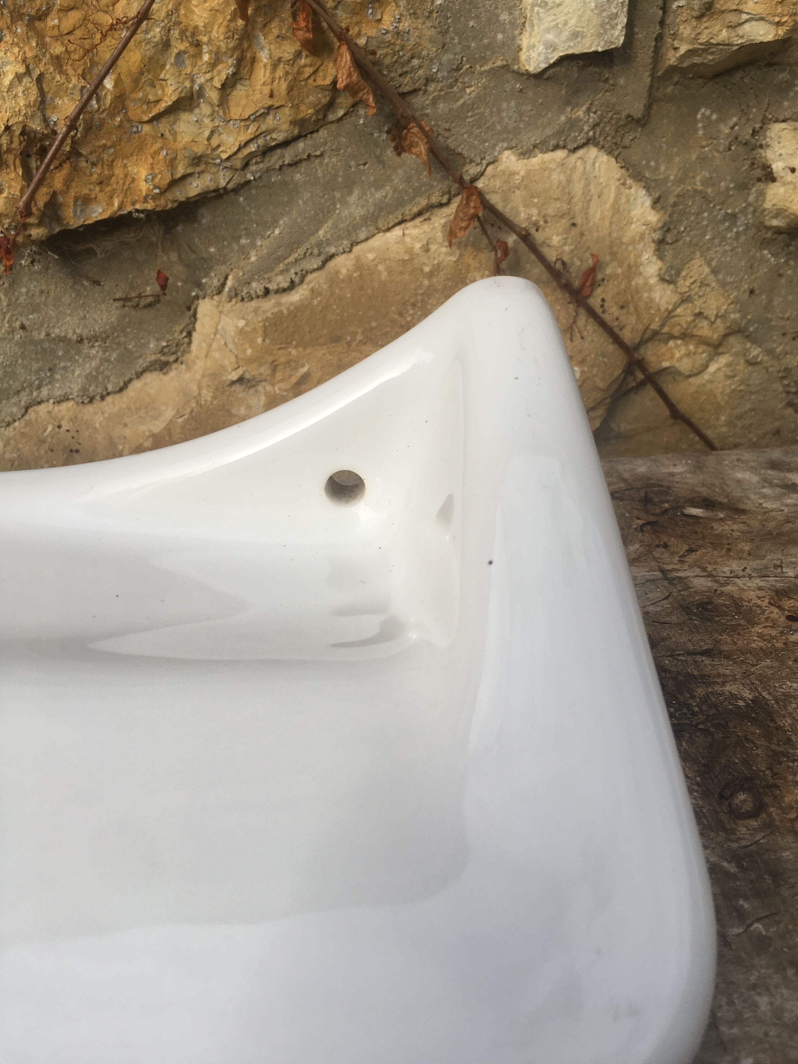 Bathroom porcelain tablet