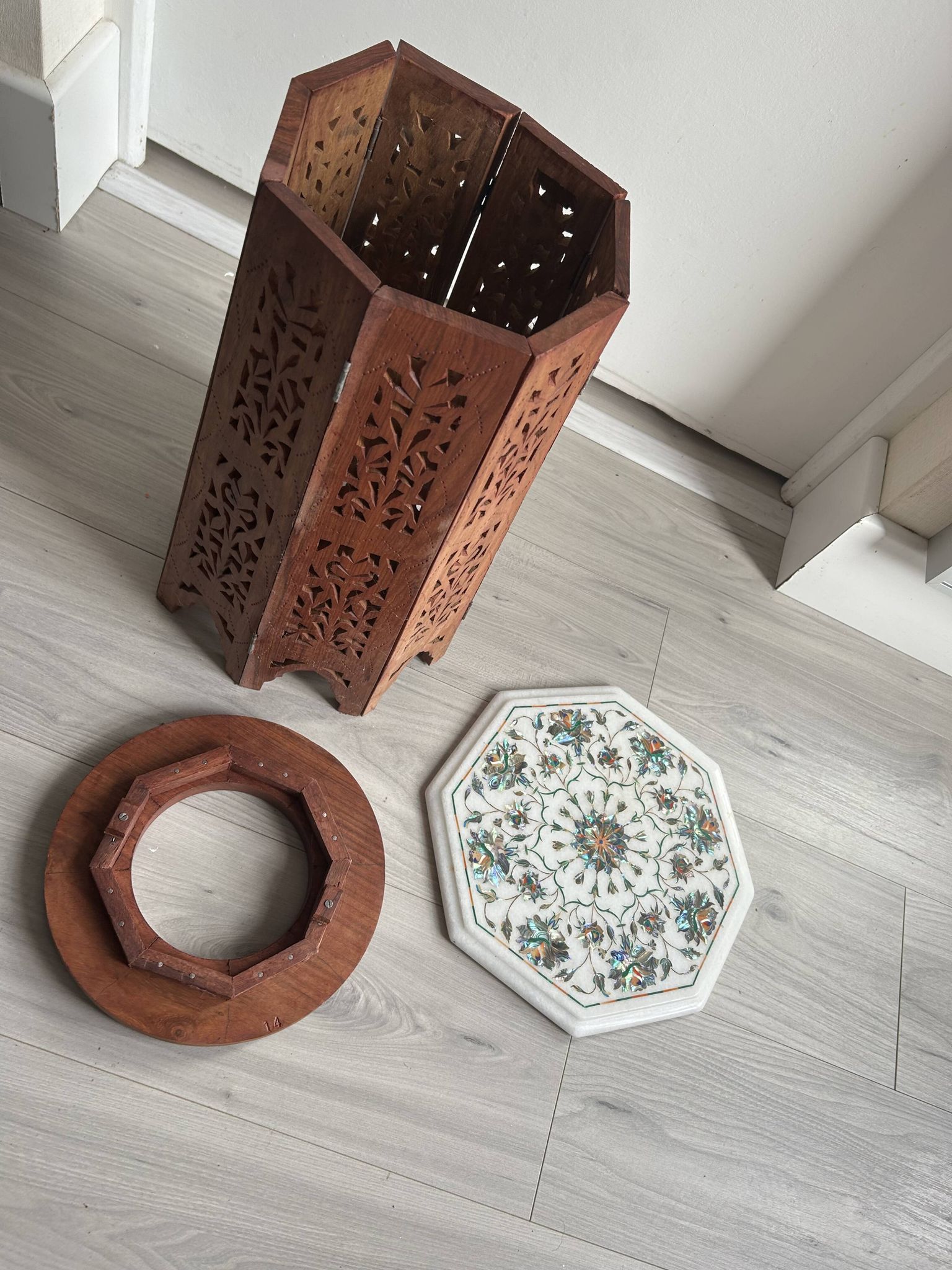 Petite table d’ appoint