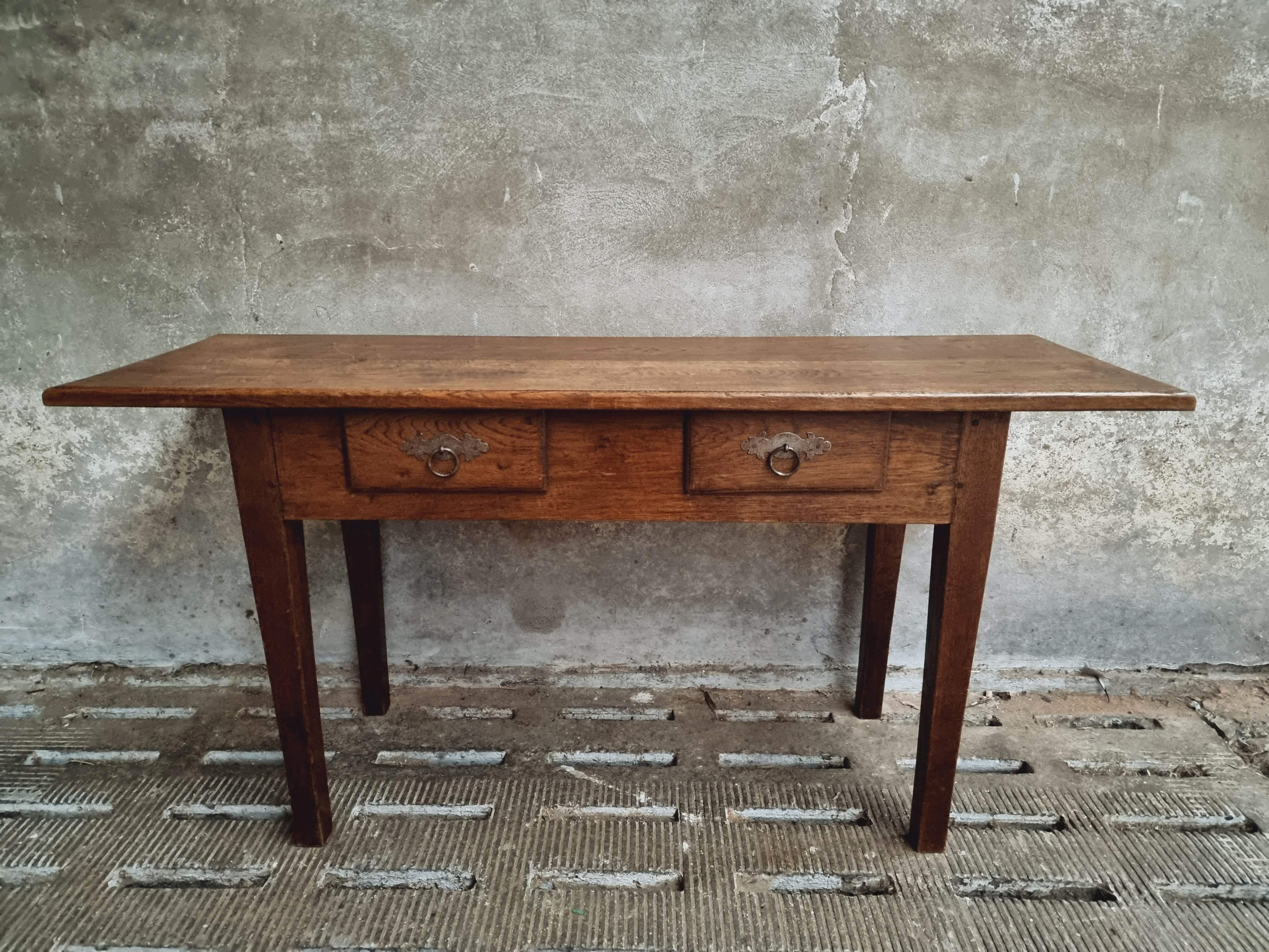 Old side table oak with drawers