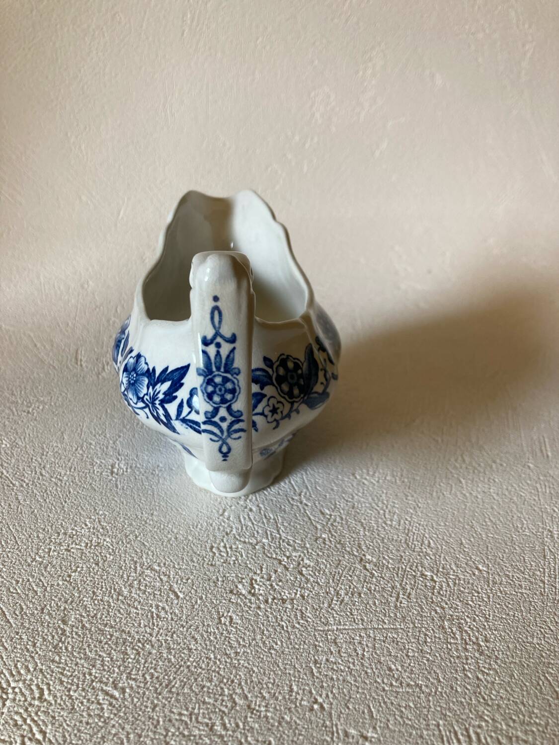 Ridgway Staffordshire England Pagoda Gravy Boat