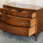 Commode Victorienne Tardive en Bois Dur Pieds Griffe et Boule