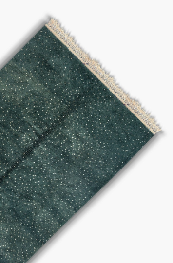 Green mrirt berber carpet with white polka dots 300 x 160