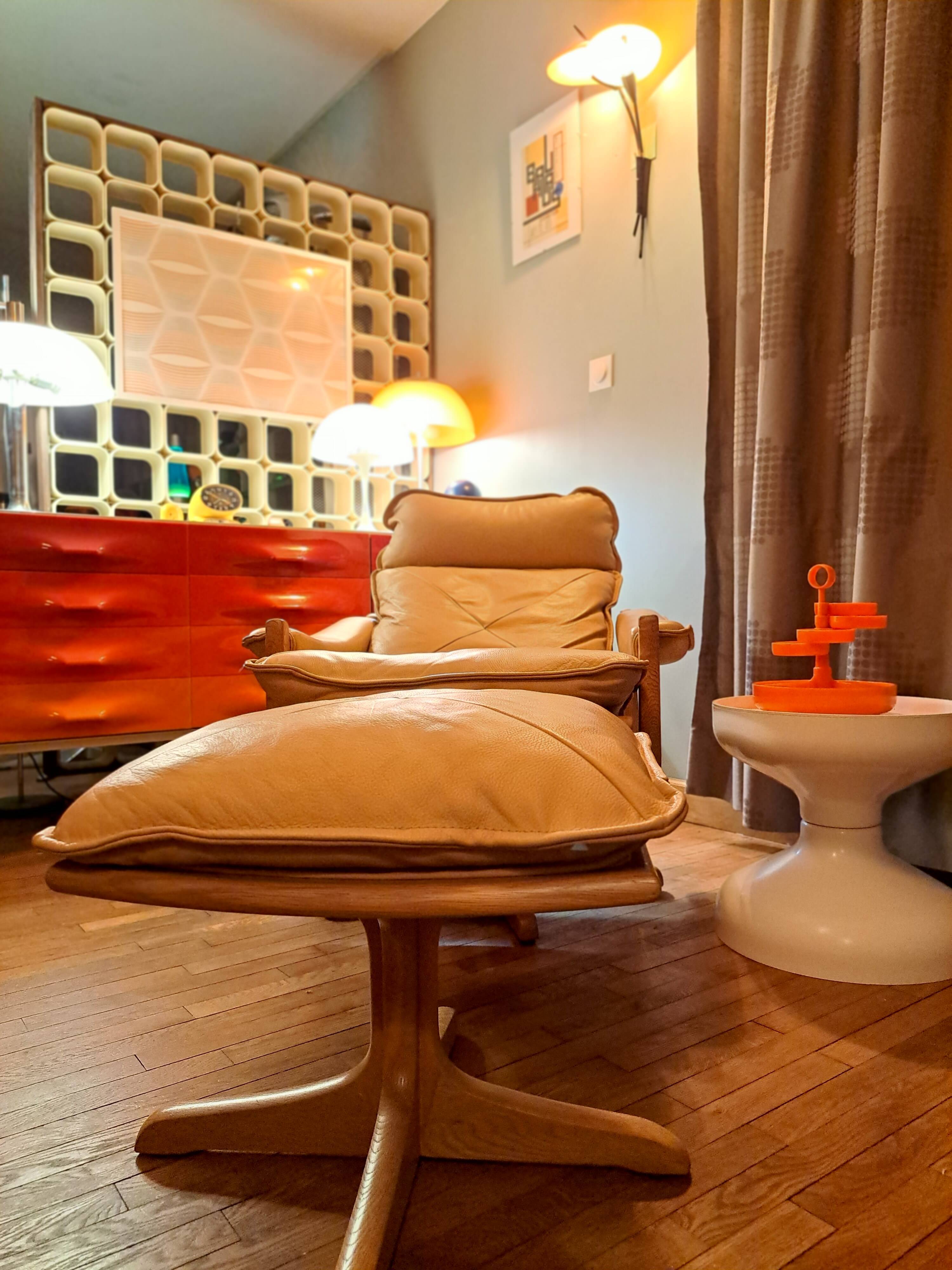 Pairs of armchairs and ottoman by Soda Galvano for Lied Mobler, Norway 1970