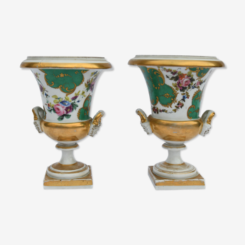 Paire de vases en porcelaine de Paris