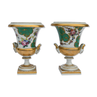 Paire de vases en porcelaine de Paris