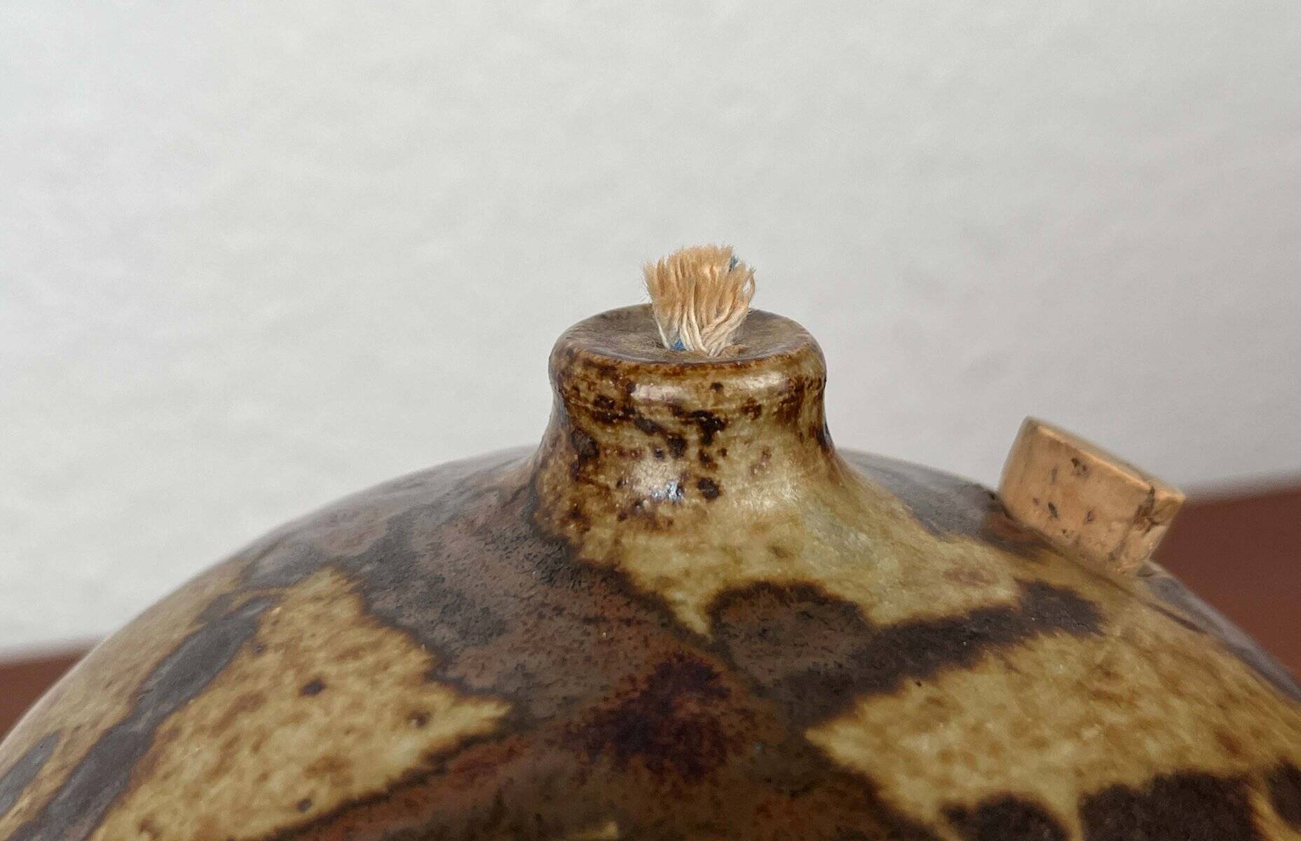 Mid-century Danish studio ceramic oil lamp by Aage Würtz, 1960s.