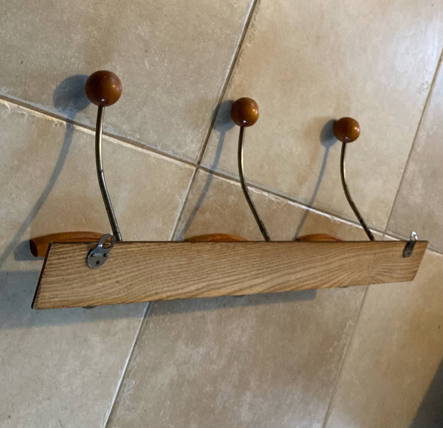 Porte manteau mural Art Déco en bois et métal époque début XXe