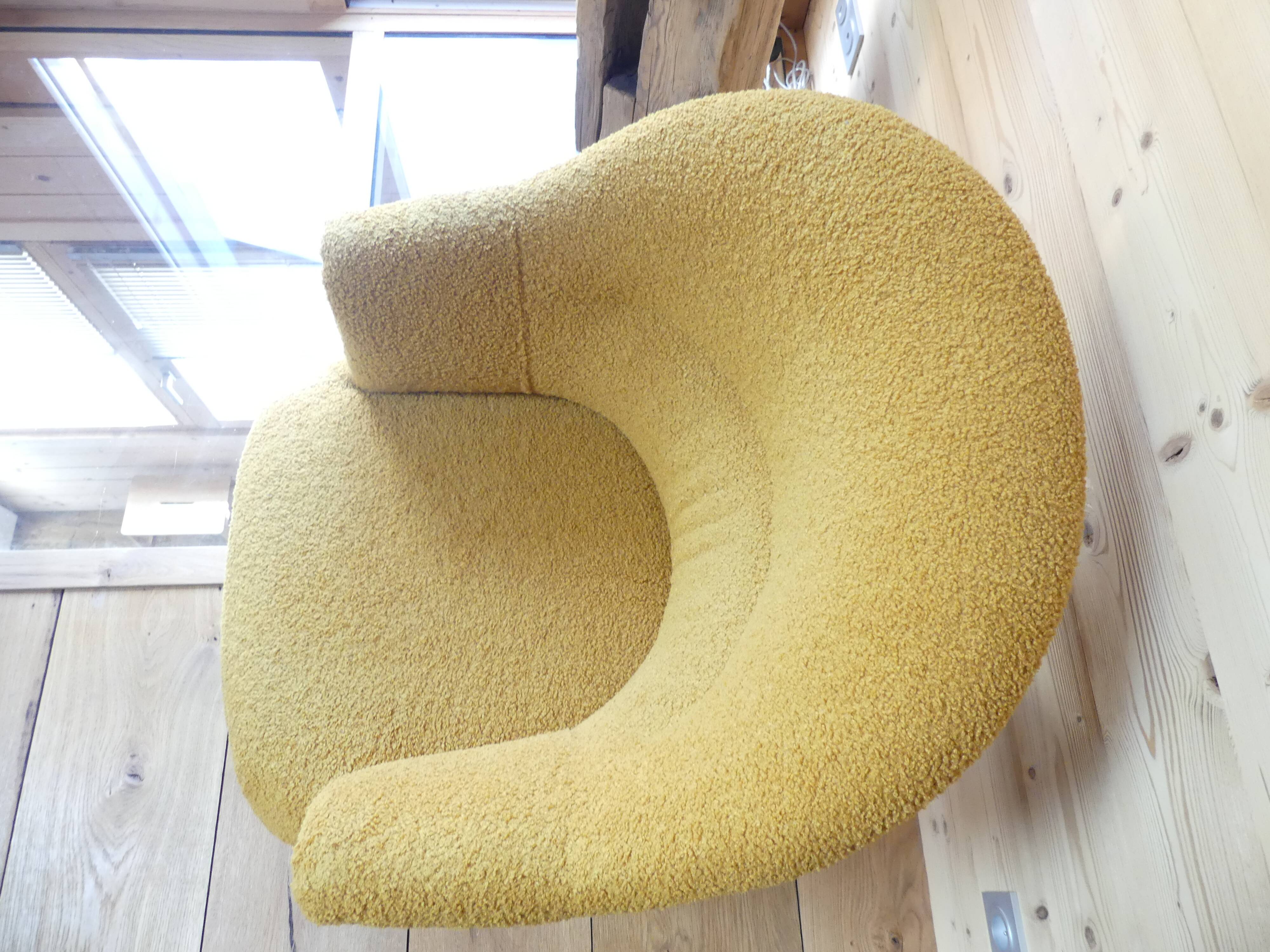 Toad chair