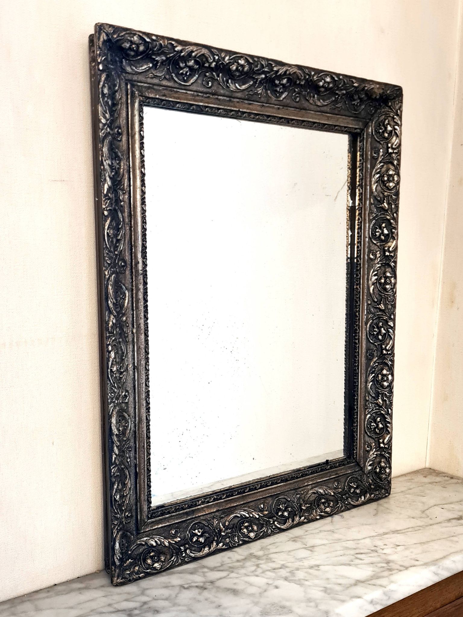 Antique silvered mirror "Barthélémy" – elegance and poetry of time