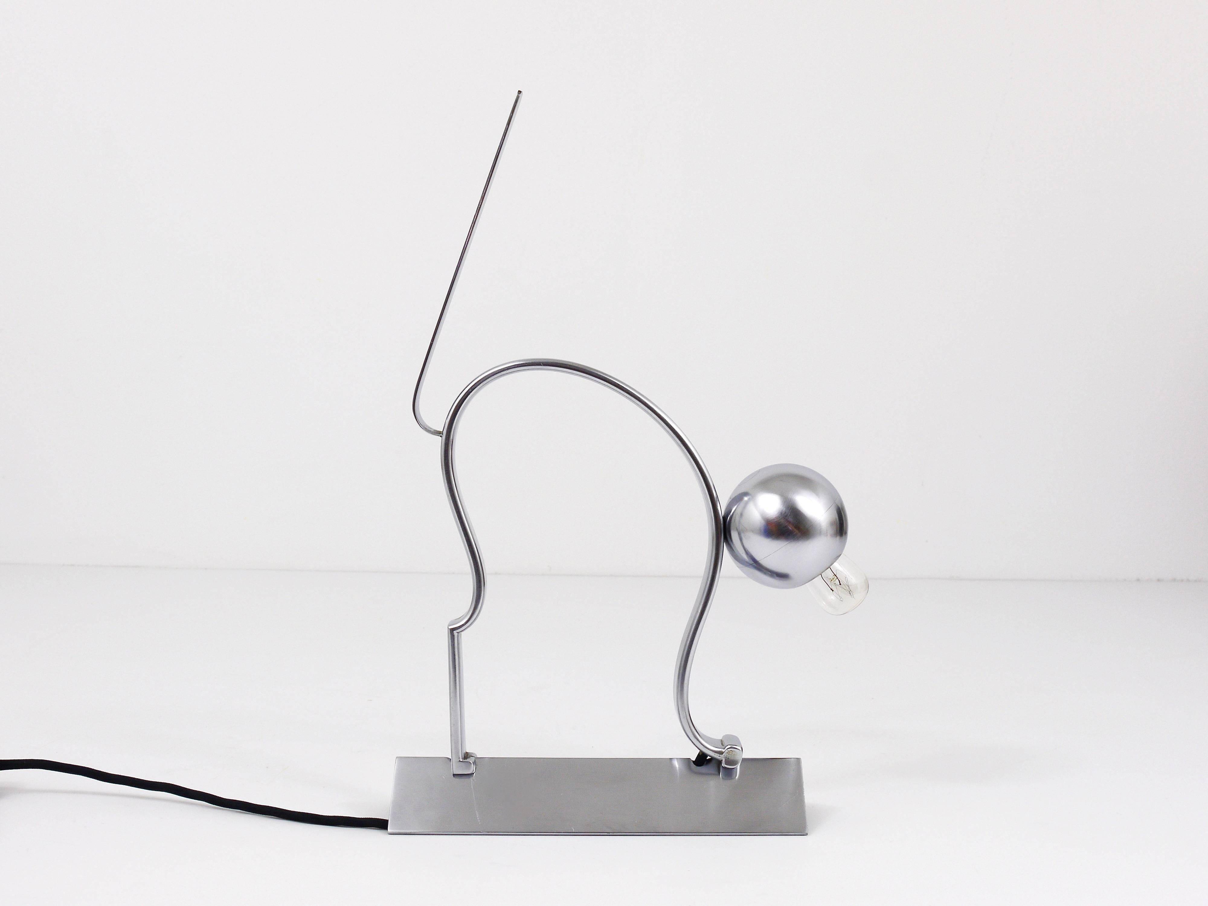 Table lamp sculpture of a cat in the Hagenauer style from the 1930s Art Deco.
