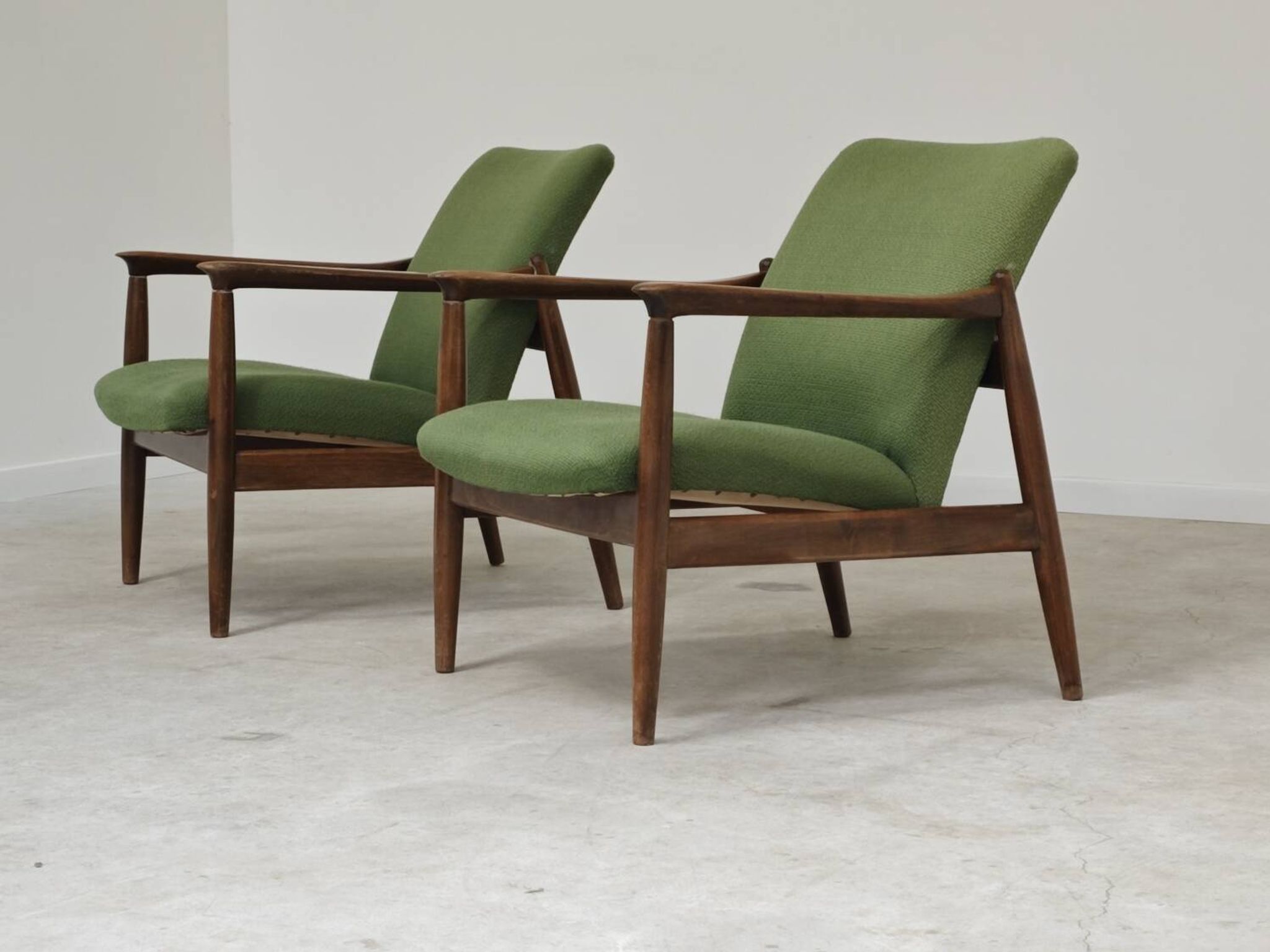Paire de fauteuils vert GMF 64 par
Edmund Homa, Pologne 1960